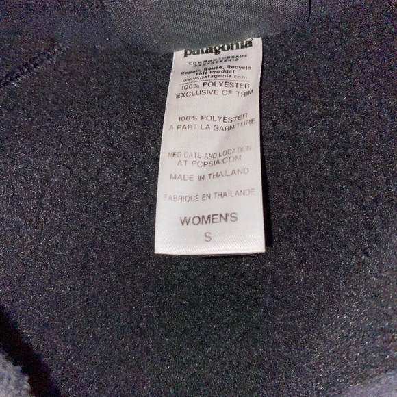 Small Black Patagonia Pullover - Picture 3 of 3